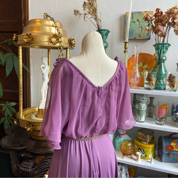 1970s Grecian Lavender Flutter Maxi Dress - Picture 5 of 6